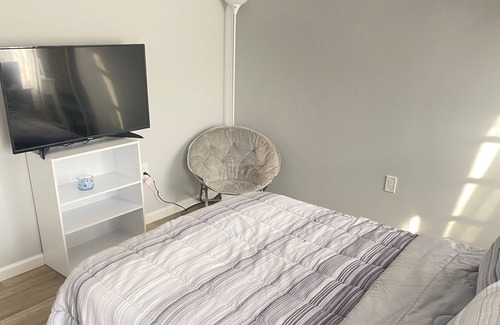 Ringwood House | Cozy getaway near State Park (Pet-Friendly!)