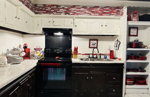Philadelphia House | Perfect Family Retreat with 10/10 Guest Rating