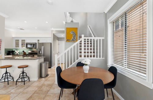 Gateway Village House | Stylish Gilbert Home: Modern, Pet Friendly & Family Approved