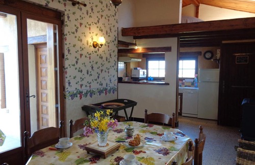 Saint-Haon-le-Chatel Cottage | Relaxing Gite Saint-Haon-le-Châtel: 3 Bedrooms & Pool