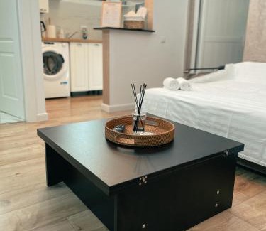Tirgu Mures Apartment | Inviting Glen: Child-Friendly Retreat with 9.8/10 Rating