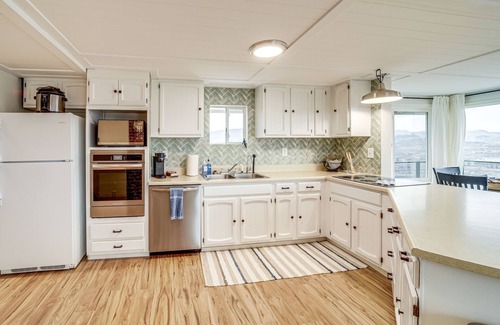 Grand Coulee House | Inviting Grand Coulee Home with Deck and Scenic Views