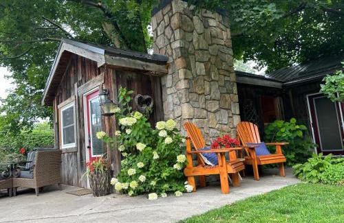 Nottawa House | Inviting Guest House, Steps from Wasaga Beach & Blue Mountain