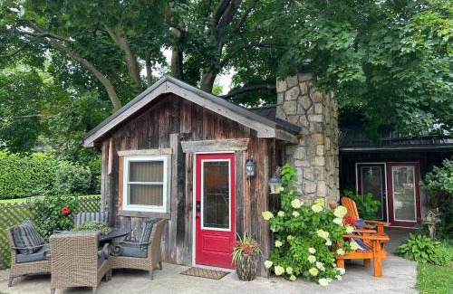 Nottawa House | Inviting Guest House, Steps from Wasaga Beach & Blue Mountain