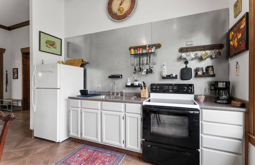 Austin House | Top-Rated Fitzhugh Road TX Hill Country Guest House Escape