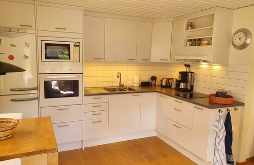 Ingaro Cabin | Charming Guest House on Ingarö with Ocean Views & Breakfast