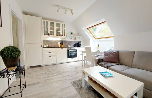 Klingfurth Apartment | Inviting Guest Suite with Pool, Spa & Delicious Breakfast