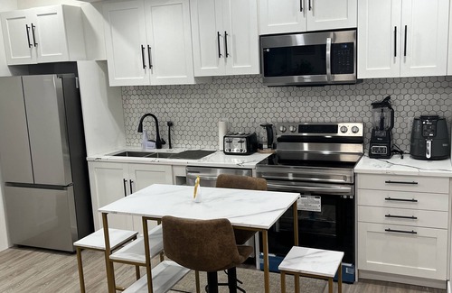 Leduc House | Inviting Guest Suite in Leduc AB | Near YEG Airport