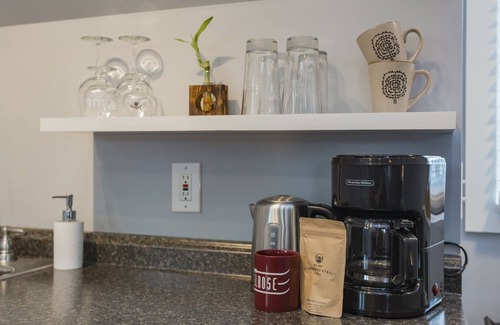 Belmont - Hillsboro Apartment | Charming Guesthouse in Trendy 12South - Rated 9.8/10!