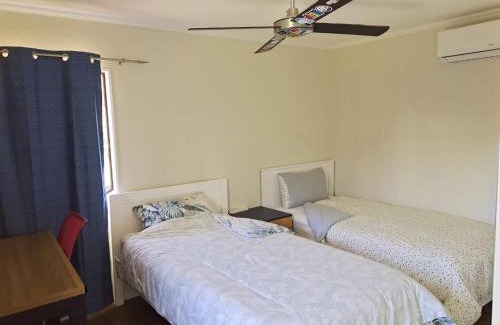 Half Moon Bay House | Inviting Half Moon Bay Homestay with Family-Friendly Amenities