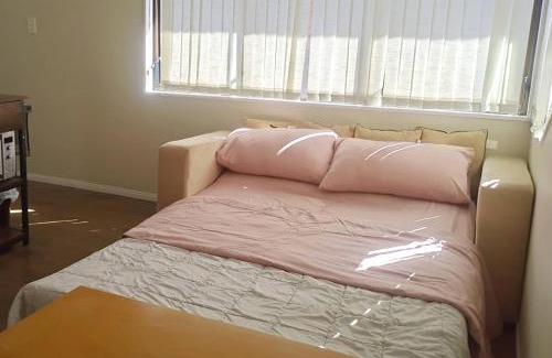 Half Moon Bay House | Inviting Half Moon Bay Homestay with Family-Friendly Amenities