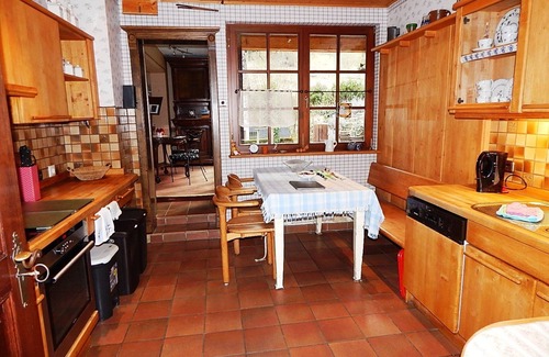 Mainz-Bingen House | Inviting Half-Timbered Retreat for Large Families & Groups