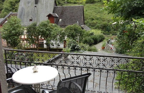 Mainz-Bingen House | Inviting Half-Timbered Retreat for Large Families & Groups