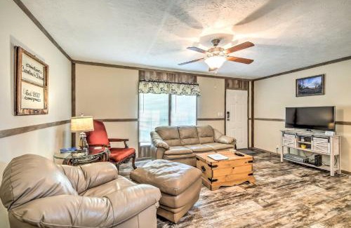Hardin House | Charming Hardin Retreat with Gorgeous Lake Kentucky View