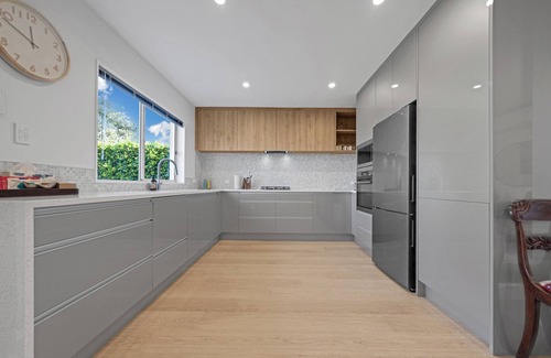 Devonport House | Cozy Oceanfront Retreat with Family-Friendly Amenities