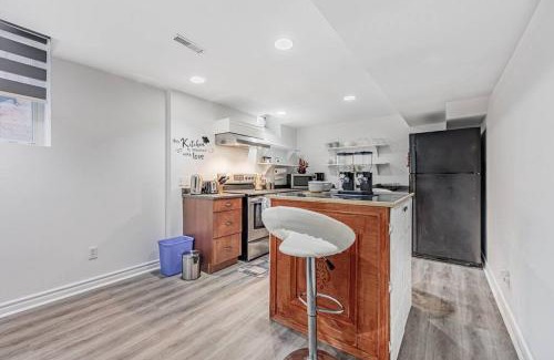 Whitby Apartment | Inviting Haven Retreat: 2-Bed Basement for Families