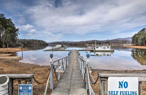 Hayesville Apartment | Inviting Hayesville Couples Getaway with Marina Access