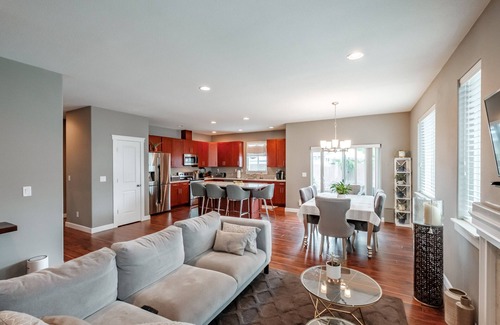 Salem House | Idyllic Hayesville Home with Ocean View & Spa Amenities
