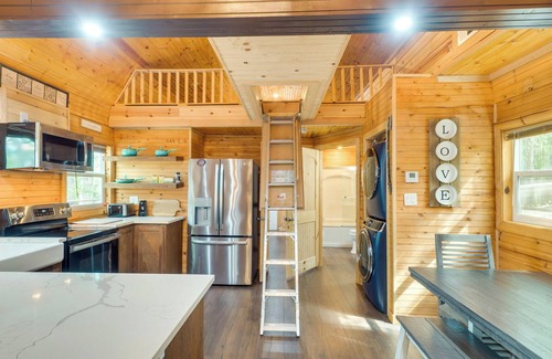 Hemphill Cabin | Inviting Hemphill Cabin with Lake Views and Pet-Friendly Amenities