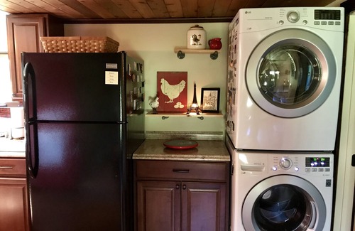 Mount Holly Cabin | Inviting Getaway near Ludlow/Okemo with Hot Tub & More