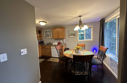 Corbett - Terwilliger - Lair Hill Apartment | Serene Hideaway Retreat in the Trees with Pool & Pets Welcome