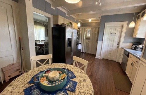 Homestead House | Tranquil Ocean View Retreat with Spa and Pool Amenities