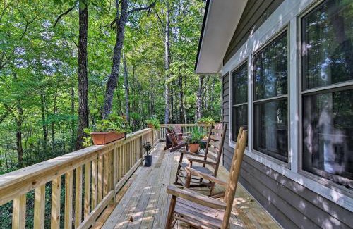 Black Mountain House | Charming Hideaway with Grill, Family-Friendly & Spa Access