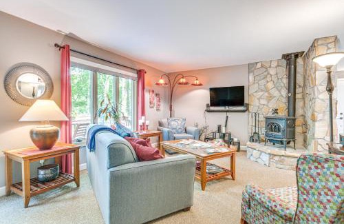Black Mountain House | Charming Hideaway with Grill, Family-Friendly & Spa Access