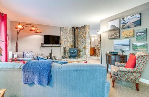 Black Mountain House | Charming Hideaway with Grill, Family-Friendly & Spa Access