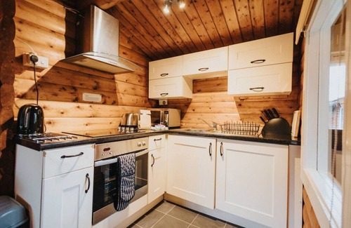 Bronaber Cabin | Quaint Retreat in Picturesque Rural Mid Wales