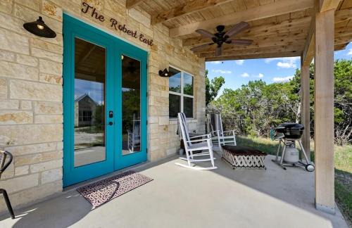 Dripping Springs House | Cozy Hill Country Cottage Rental for Romantic Weekend Getaways from Austin