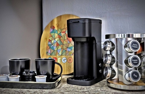 Gresham Apartment | Cozy Hip Suite - Games Fire Pit Decks Lush Forest