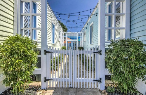 San Jacinto House | Inviting Historic Beach Cottage II with Kitchen Amenities