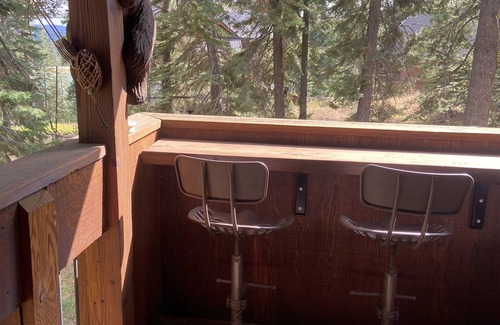 Bear Valley Cabin | Charming Bear Valley Cabin with Spa for Family Fun
