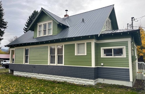 Kamiah House | Historic Home with Ocean View & 9.8/10 Guest Rating