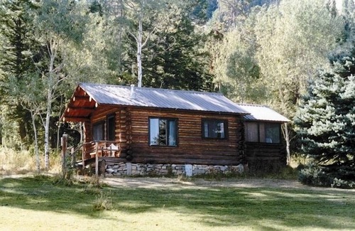 Wilson Cabin | Inviting Log Cabin Retreat at Historic Trail Creek Ranch