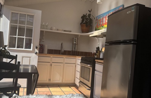 Petaluma Cottage | Charming Historical Cottage in Petaluma, Perfect for Families
