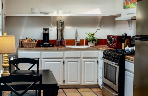 Petaluma Cottage | Charming Historical Cottage in Petaluma, Perfect for Families