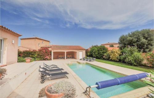 Villelongue-de-la-Salanque House | Inviting Home in Villelongue with Pool and Kitchen Access
