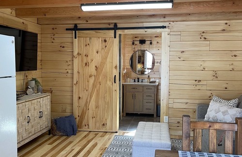 Logan Cabin | Inviting Hocking Hills Cabin with Ocean View & Family Amenities