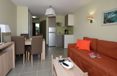 Salleles-d'Aude House | Cozy holiday home with terrace surrounded by vineyards