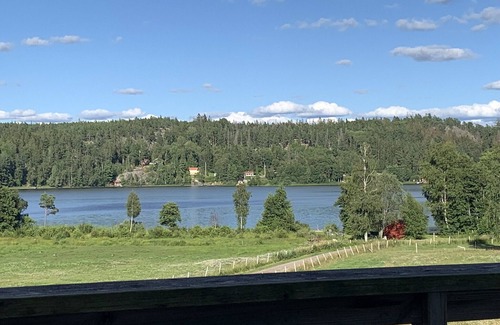 Molnbo Ski Chalet | Charming Lake View Holiday Home on Horse Farm Near Stockholm