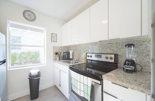 Parkside House | Inviting Hollywood Retreat with Pool and Free Parking