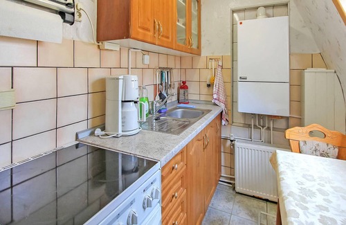 Zettemin House | Exceptional 2-Bedroom Retreat in Zettemin with Lake View