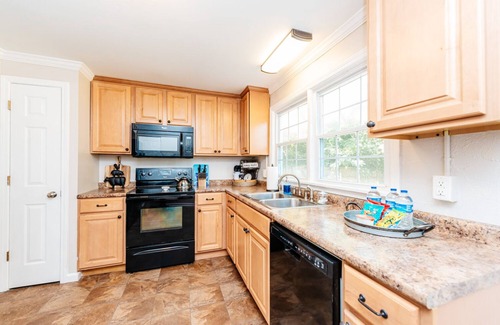 Perry House | Pet-Friendly Retreat Near Fairgrounds with Kitchen & More