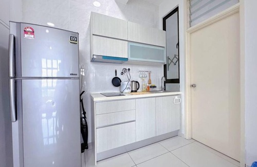 Kempas Apartment | Charming Retreat for 2 at D'Summit Residence - Top Rated!