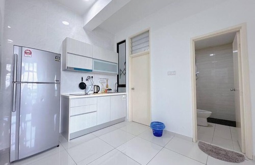 Kempas Apartment | Charming Retreat for 2 at D'Summit Residence - Top Rated!