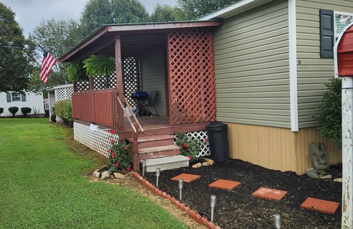 Telford House | Charming Retreat 5 Minutes from Historic Jonesborough!