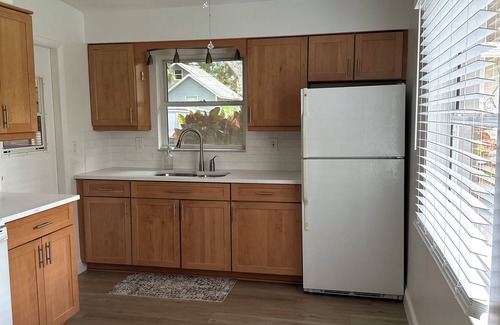 Largo House | Comfortable Getaway Minutes from Beautiful Beaches