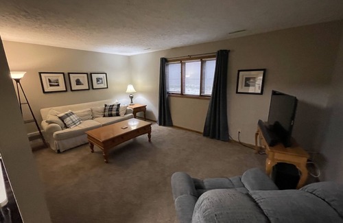 Beatrice Apartment | Comfortable Retreat: Pet & Child Friendly Getaway